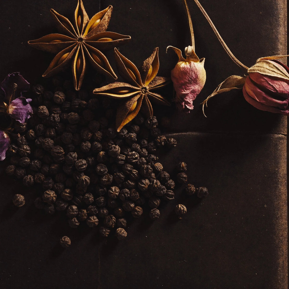 scent masculine floral rich spice